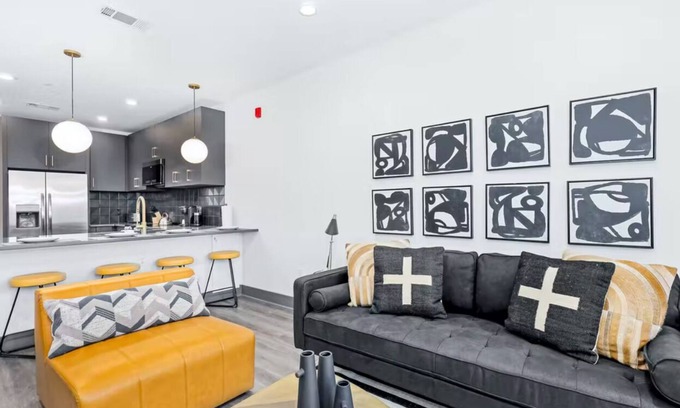 Rolling Mill Hill Condo | Contemporary 1BR Muse/Walk to Broadway!