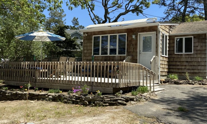 Hampton Bays Cottage | Contemporary Beach Cottage - Walk to Bay, Minutes from Ocean