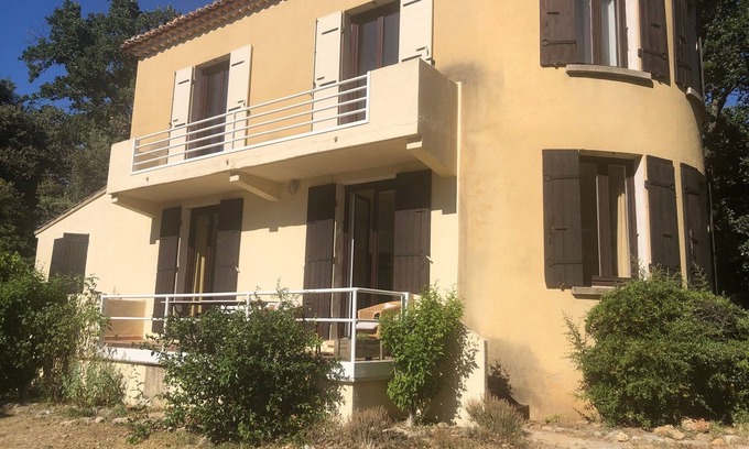 Suze-la-Rousse Villa | Contemporary bright and friendly villa with private park, view over the Rhône valley.