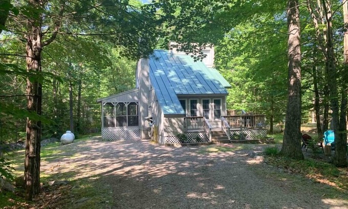 Moultonborough House | Contemporary In Water Access Community