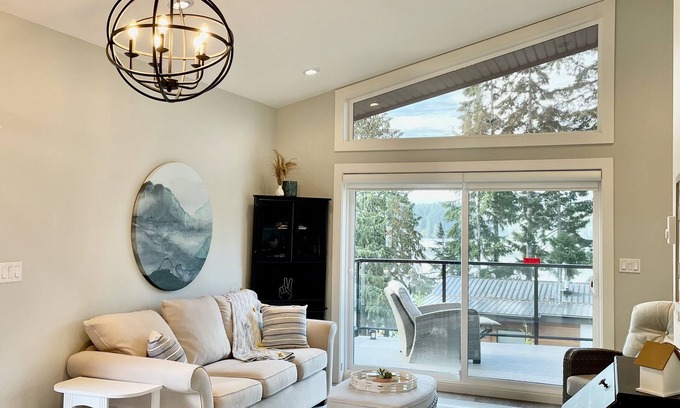 Youbou Cottage | Contemporary lake cottage steps from private beach, dock & trails