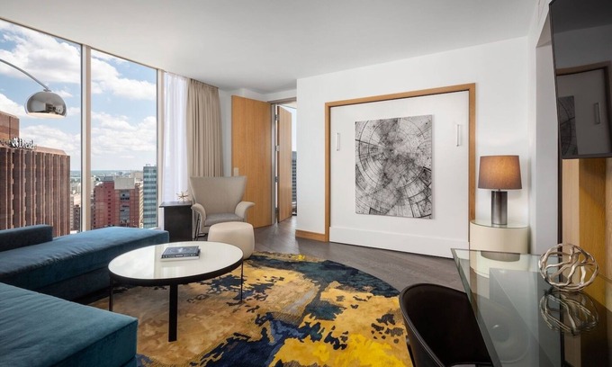 Logan Square Hotel | Contemporary Suite with Kitchen and City Views | Swimming Pool | Pet-Friendly
