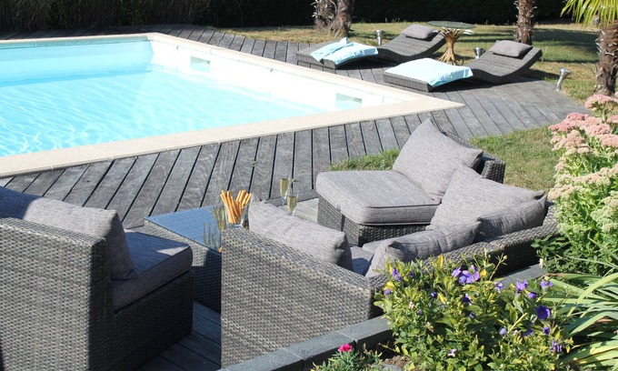Nernier House | Contemporary villa on Lake Leman with pool, private access and pontoon