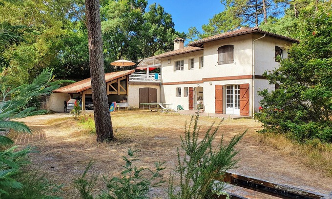 Contis-les-Bains House | Contis Plage - Family house - Sleeps 14 - Jacuzzi - Walking distance to the beach