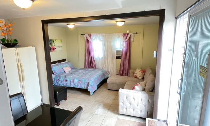 Middletown Apartment | Convenient and clean studio near the beach and Newport.