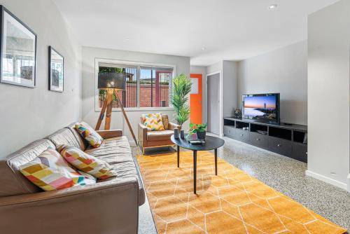 Port Melbourne House | Convenient Bayside Living at the Edge of the City
