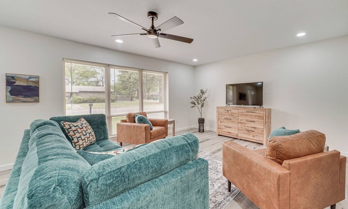 Texarkana House | Convenient Family-Friendly Location: Texarkana Gem
