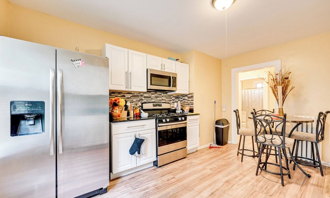 Hartford Apartment | Convenient Hartford Condo < 2 Mi to Dtwn!