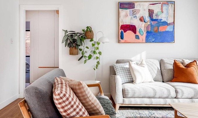 South Launceston House | Convenient luxury home, minutes to CBD + hospital