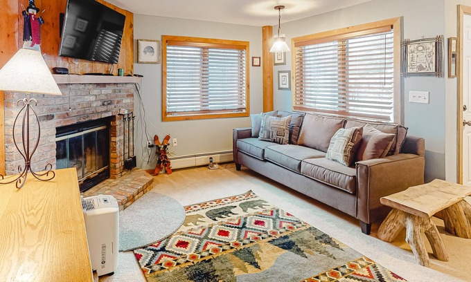 Ludlow Condo | Convenient ski-in/out condo with a fireplace, tennis, washer/dryer, & WiFi