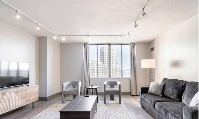 Downtown Hartford Apartment | Convention Center 1BR Condo| Downtown Hartford|GYM
