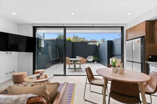 Coogee Apartment | Coogee Beachside Getaway 2