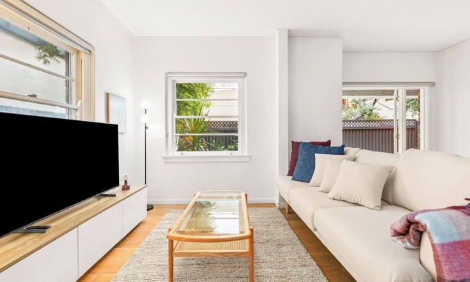 Coogee Apartment | Coogee Crest Relaxed Base between Randwick and Beach