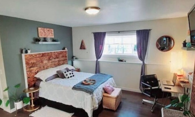 White Center House | Cool & cozy city retreat -15 min drive to Seattle!
