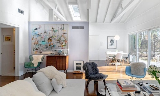 Shinnecock Hills House | Cool Hamptons Home minutes from Southampton Village.