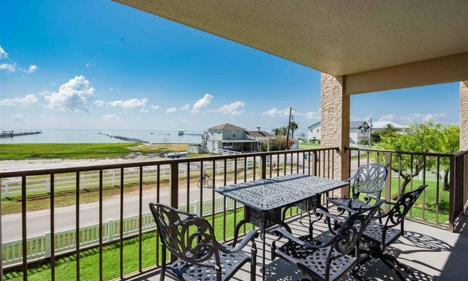 Rockport Condo | Cool Runnings | Water Views + Access to Hot Tub!