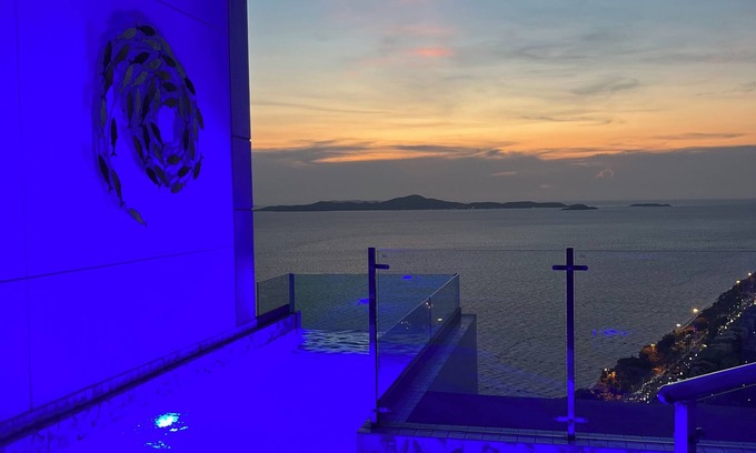 South Pattaya Apartment | Copacabana Jomtien: Your Coastal Oasis in 49th floor with private pool