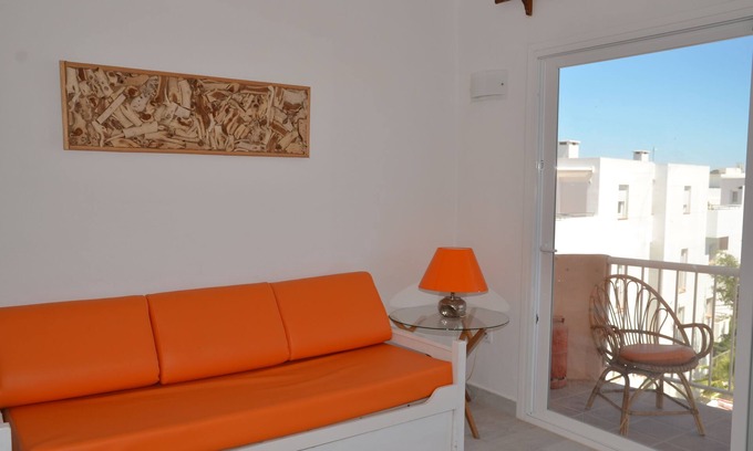Es Pujols Apartment | Copacabana21: Bright apartment a few steps from the beach of Es Pujols