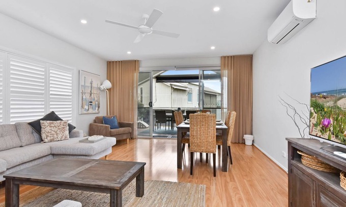 Caves Beach Villa | Coral Coast at Caves Beach Villas