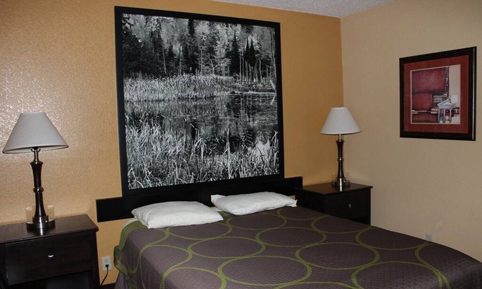 Stillwater Hotel | Coratel Inn & Suites Stillwater - 1 King Bed Non-Smoking