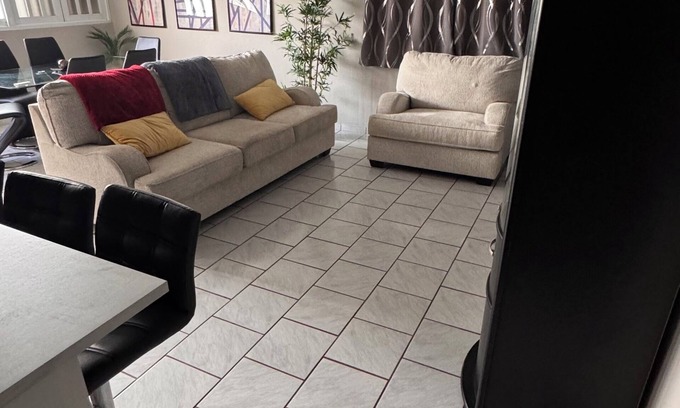 Sabana Abajo House | Corazon Urbano is a charming 3-bedroom house with AC & WiFi in Carolina