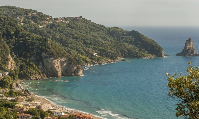 Agios Gordios Apartment | Corfu Delphi Studio 1 street side