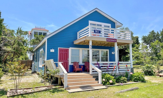 Ocracoke House | Corinne's Downstairs: Suite with great views of Silver Lake Harbor.
