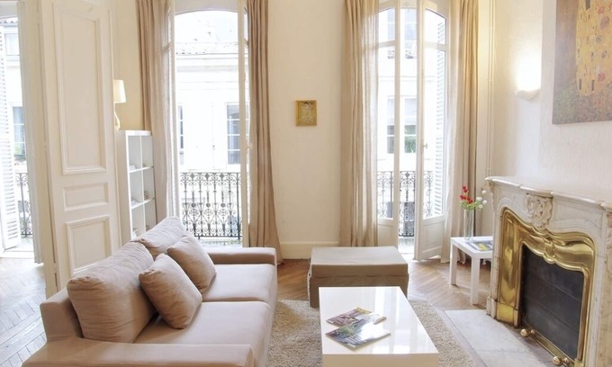 Grand Parc-Paul Doumer Apartment | Cornac - Apartment 72m2, with high ceilings and located on the 2nd floor