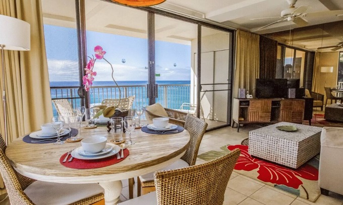 Makaha Condo | Corner Oceanfront 1BR Condo w/Panoramic Views