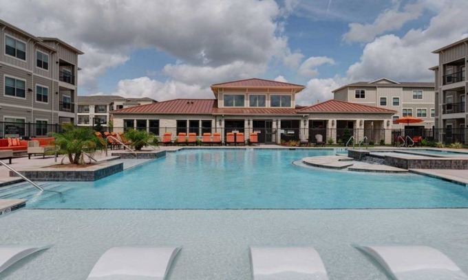 Willowbrook Apartment | Corporate I Free Parking I Properties by Preston