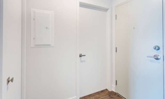 Brossard Apartment | Corporate Stays | Lumeo | Modern 1BR