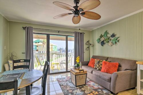 North Beach Apartment | Corpus Christi Condo with Community Amenities!