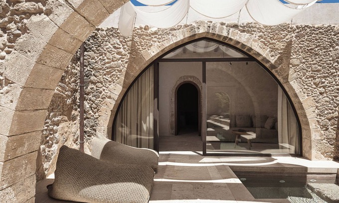 Kaliviani Villa | Corte Interna, free heated pool