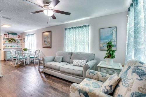 Bradenton Apartment | Cortez Gardens Cottage 15, Renovated and close to Beach, 3-Bed, 2-Bath 10 People