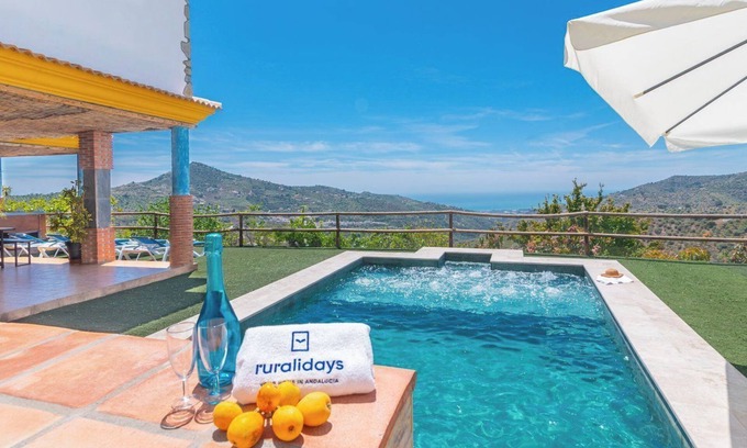 Sayalonga Villa | Cortijo La Encina Sayalonga by Ruralidays