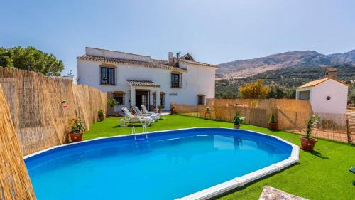 Villanueva del Rosario Villa | Cortijo la Dehesa Villanueva del Trabuco by Ruralidays