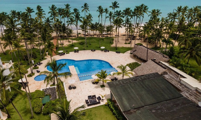 Las Terrenas Apartment | Coson Bay Luxury 4BD PENTHOUSE Tropical Beach Front with private Rooftop Jacuzzi
