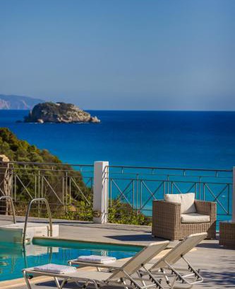 Svoronata Hotel | Costa Avithos