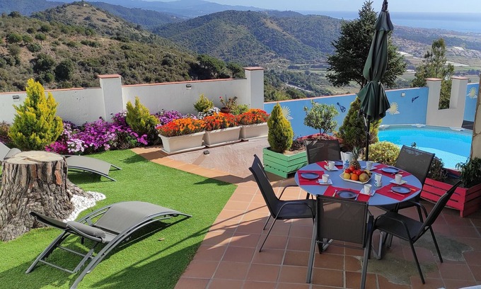 Pineda de Mar Apartment | COSTA BRAVA - APPT 5 PERSONS WITH SEA AND MOUNTAIN VIEW