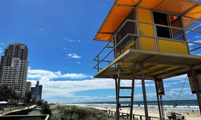 Surfers Paradise Apartment | Costa Solas: your getaway amongst the sun and waves - 50m from the beach