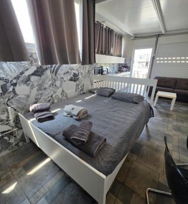 Kato Polemidia Apartment | Costas Court