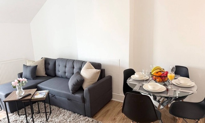 Barry Apartment | Cosy 1 Bedroom Apartment in the heart of Barry Flat 3