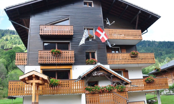 La Chapelle-d'Abondance Apartment | Cosy apartment for 4 people with WIFI, TV, balcony, pets allowed, panoramic view and parking