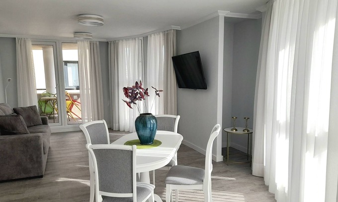 Cabo de las Huertas Apartment | Cosy and spacious apartment at 450 m from the famous beach of Alicante .+ pets