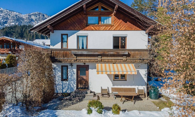 Sankt Johann in Tirol Apartment | Cosy apartment with a terrace
