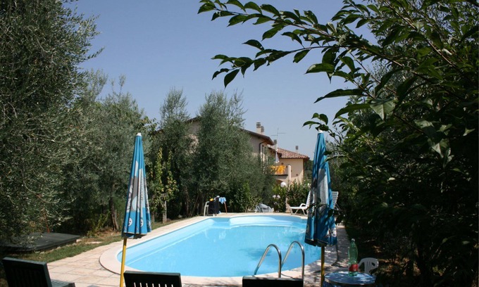 Marciano della Chiana Apartment | Cosy apartment for 5 guests with A/C, pool, TV, terrace and parking, close to Arezzo