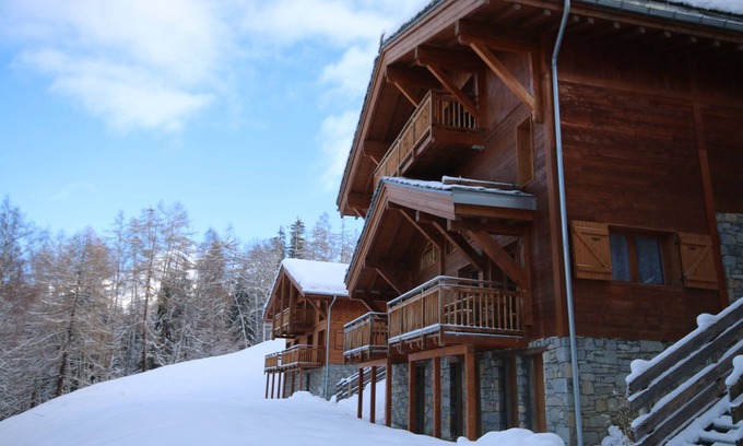 Bellentre Apartment | Cosy apartment 6/8 * in CHALET - Superb VIEW and SWIMMING POOL - 200 M FROM THE SLOPES