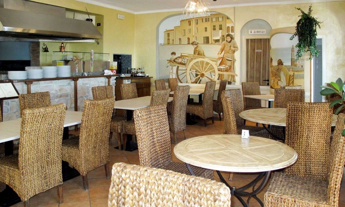 San Lorenzo al Mare House | Cosy apartment in villa for 4 people with WIFI, A/C, TV, terrace and pets allowed