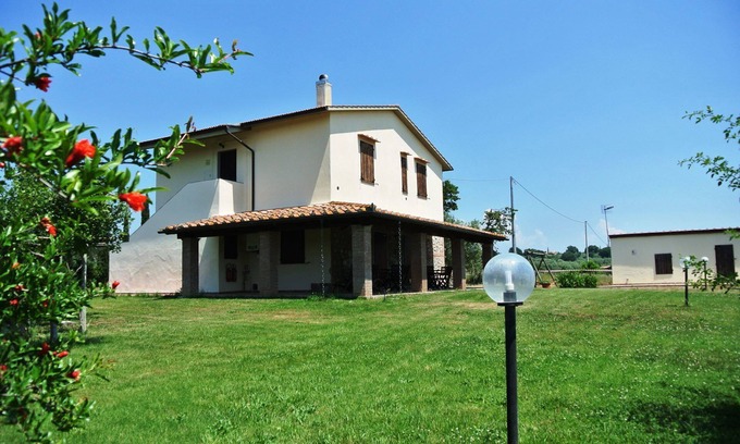 Magliano in Toscana Apartment | Cosy apartment for 4 guests with TV and pets allowed