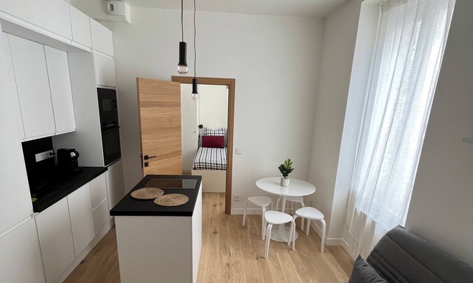 Charenton-le-Pont Apartment | Cosy apartment 1 minute from Paris